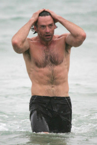 26396, SYDNEY, AUSTRALIA - Saturday, November 15, 2008. AUSTRALIA AND NEW ZEALAND OUT. Actor Hugh Jackman takes an early morning swim at Bondi Beach. The Sydney premiere his new film "Australia" with Nicole Kidman is on November 18th. The actor was accompanied by a less furry friend. Photograph: Carlos Costas, PacificCoastNews.com ***FEE MUST BE AGREED PRIOR TO USAGE *** UK: +44 131 225 3333/3322 USA: +1 310 261 9676